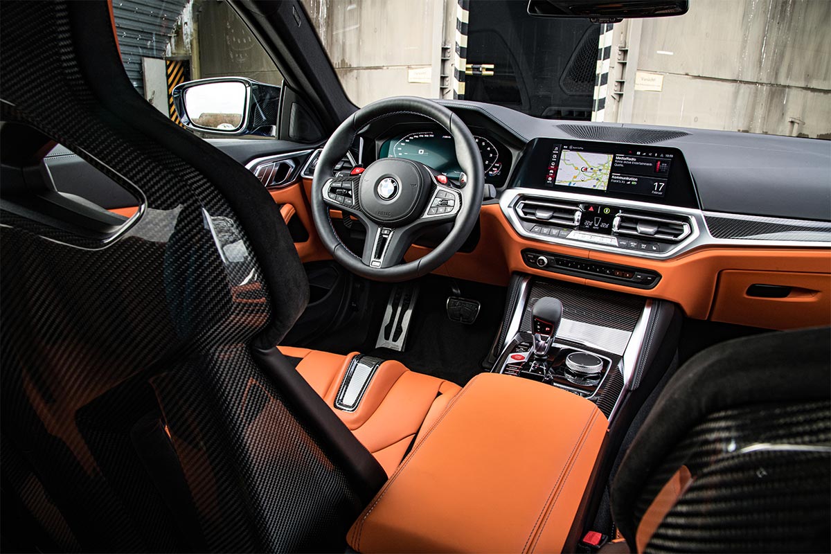 Místo řidiče & technologie BMW M4 Coupé