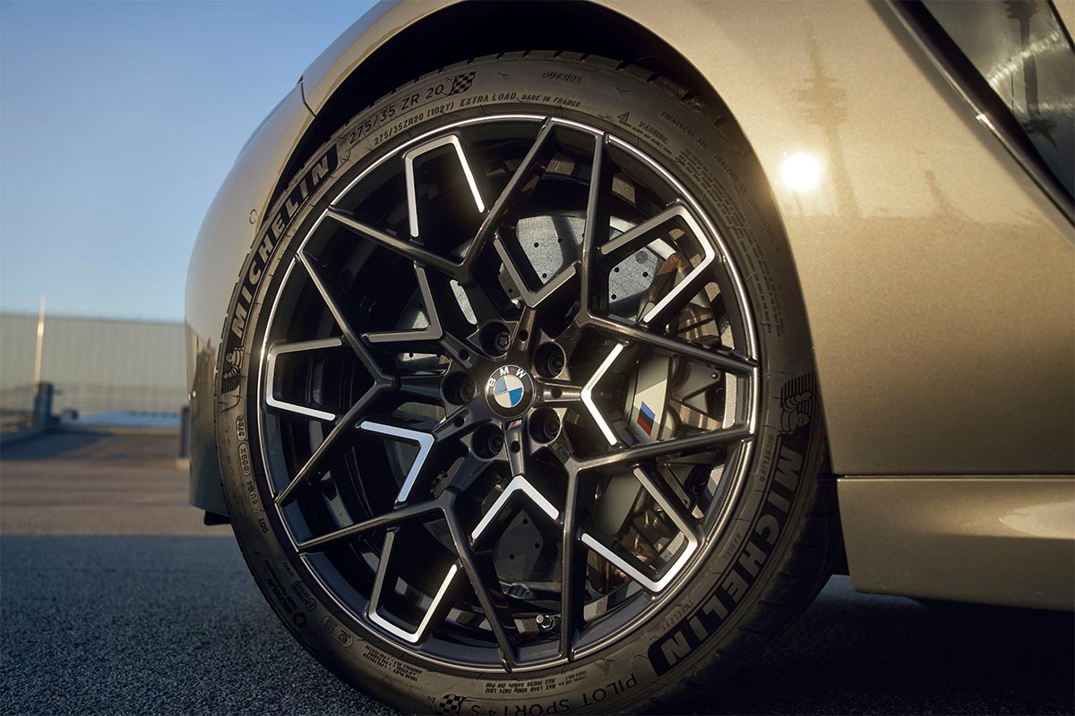 Pohonné ústrojí a podvozek BMW M8 Cabrio