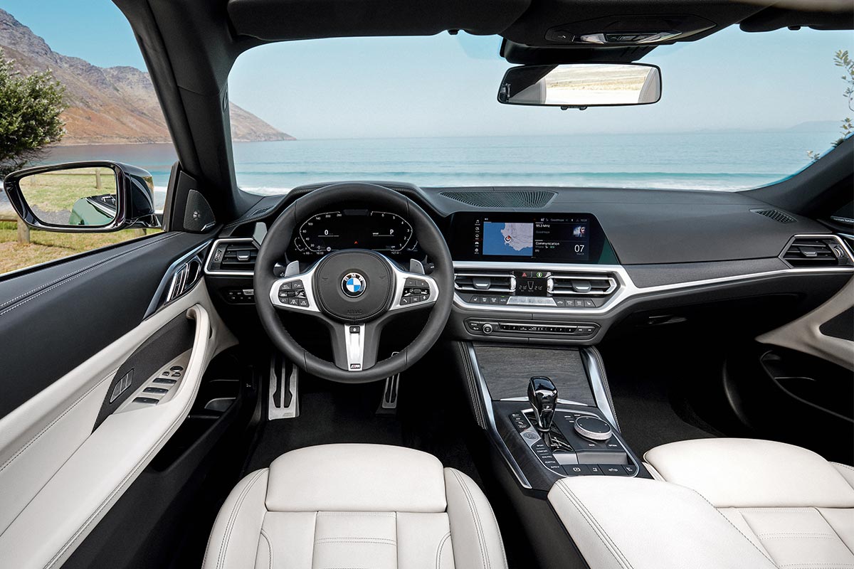 Elegantní přístrojový panel BMW řady 4 Cabrio