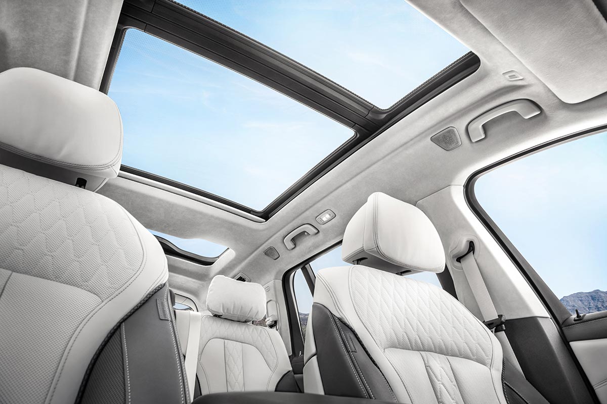 Prostorná a komfortní zadní sedadla nového BMW X7