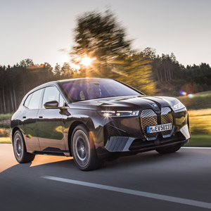 První BMW iX: Akce místo slov