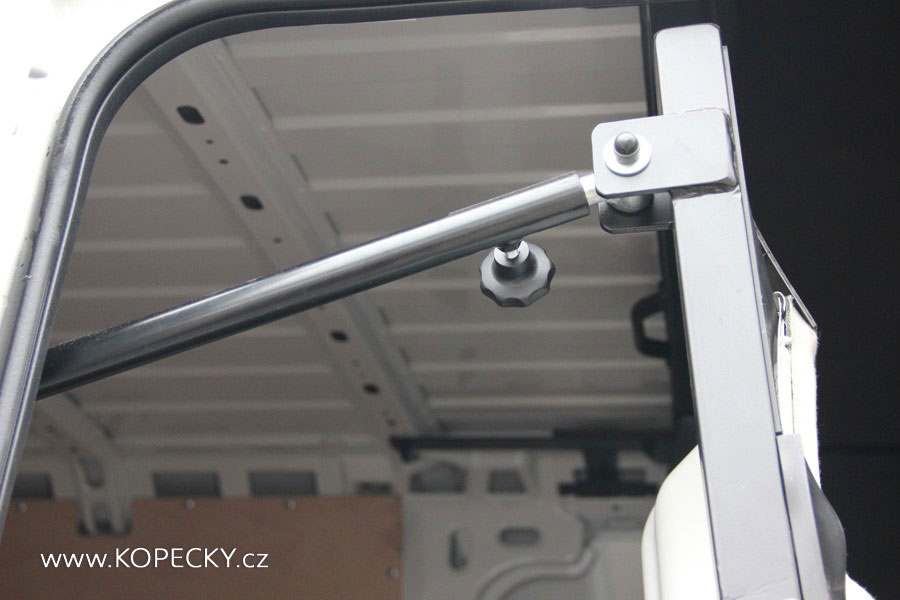 Fotogalerie modelu Peugeot BOXER 6 míst s posuvnou přepážkou