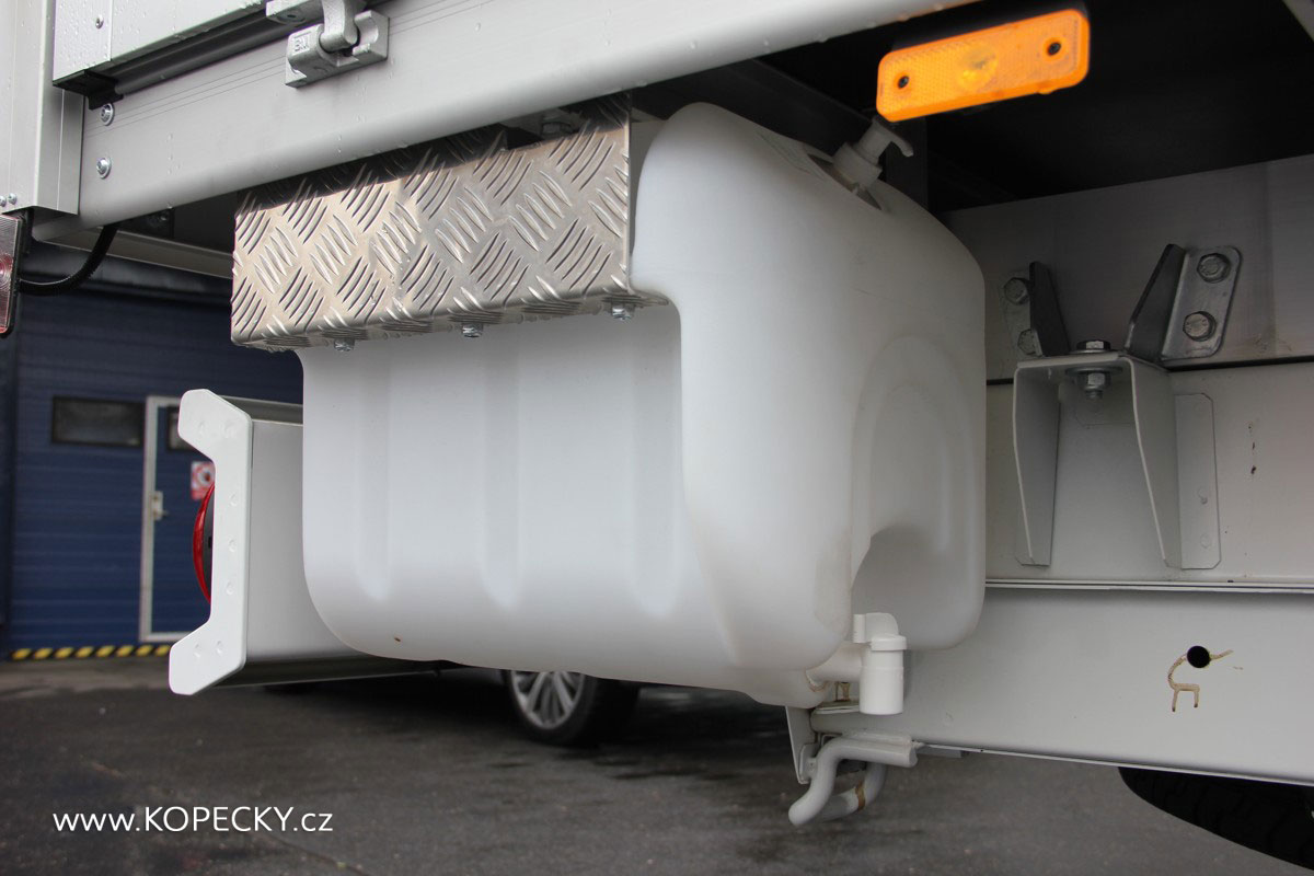 Fotogalerie modelu Peugeot BOXER valníková nástavba + spací kabina