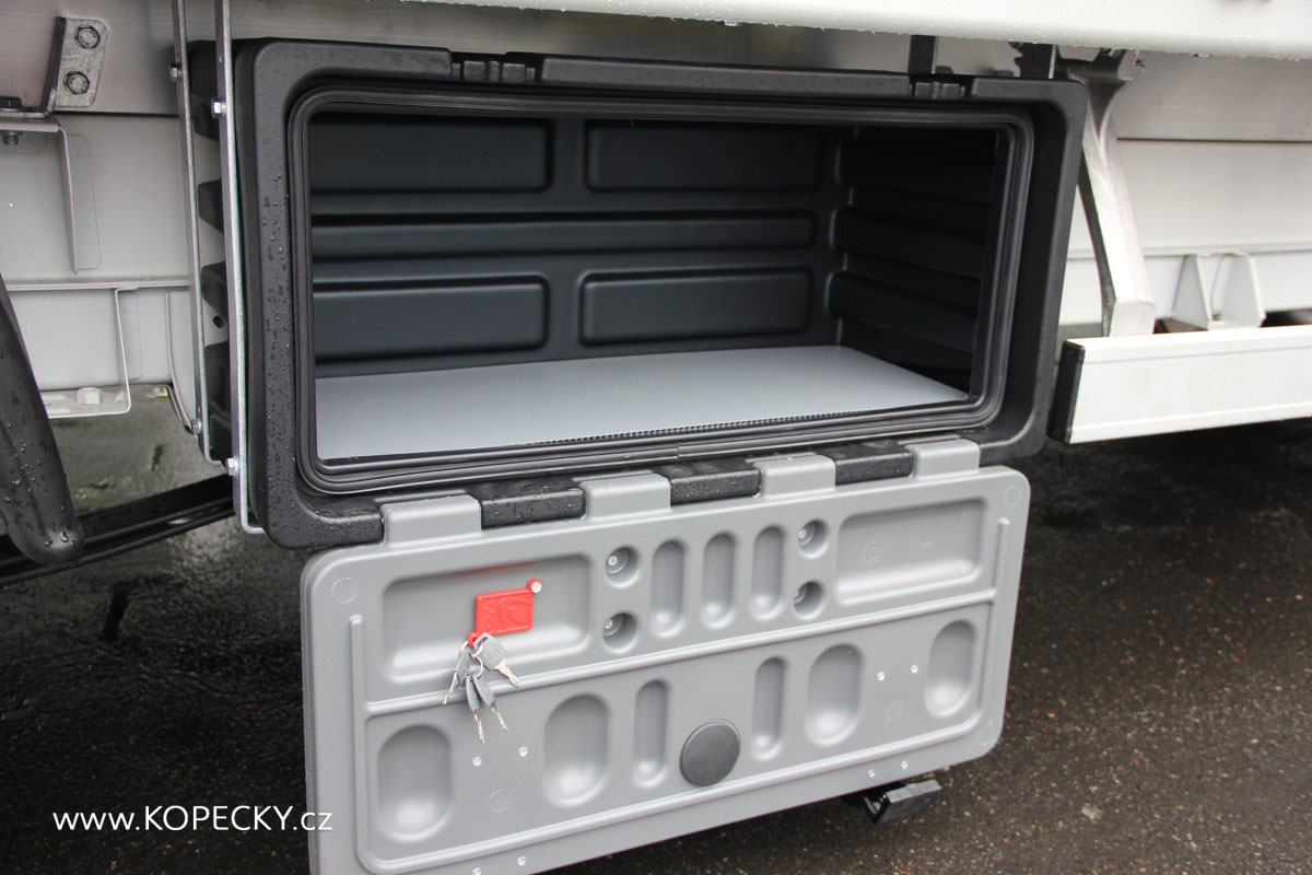 Fotogalerie modelu Peugeot BOXER valníková nástavba + spací kabina